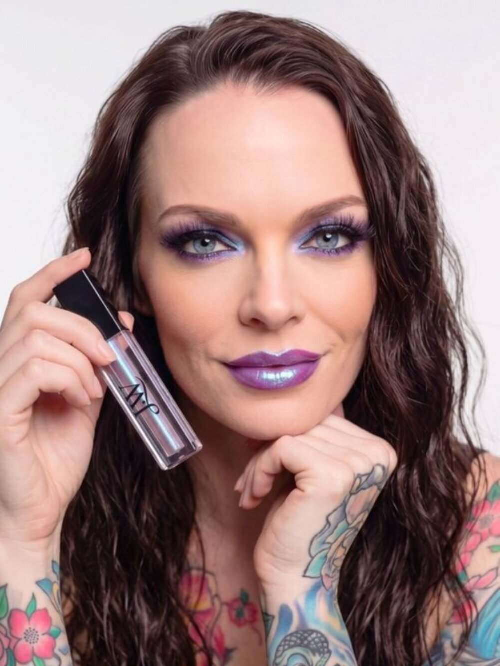 Sue More ✦ Lip Gloss, Eye Shadow ✦ Iridescent Shimmer Dual‑Use Long‑Wear Formula